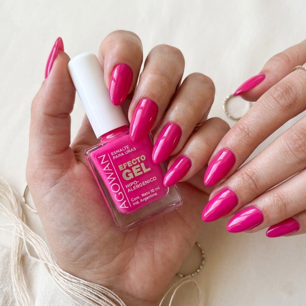 Esmalte u&ntilde;as efecto gel Click & Go brillo intenso aplicaci&oacute;n manicura en casa colores